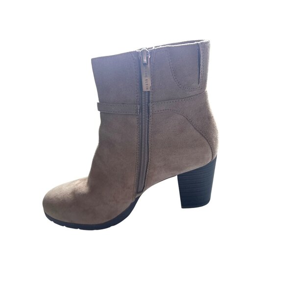 NIB Anne Klein Ankle Boots Suede Ankle Bootie With Side Zip & Block Heel Size 7 - Picture 4 of 6